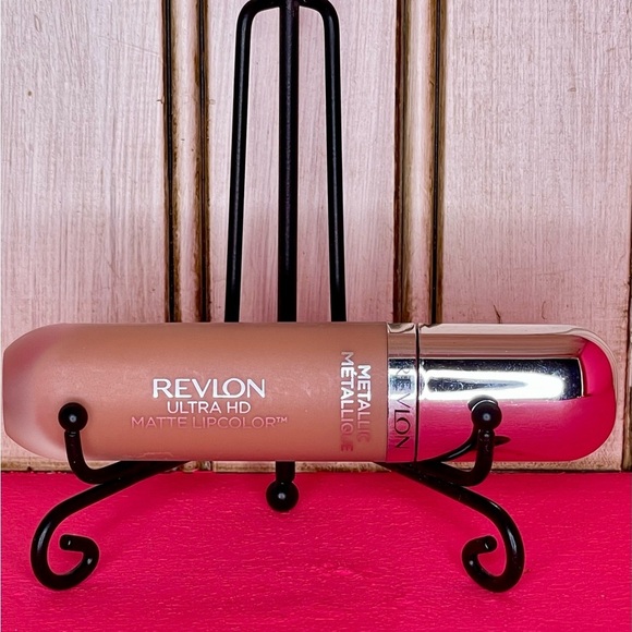 Revlon Ultra HD Matte Lipcolor Metallic •GLOW 5/$25 - Picture 6 of 13